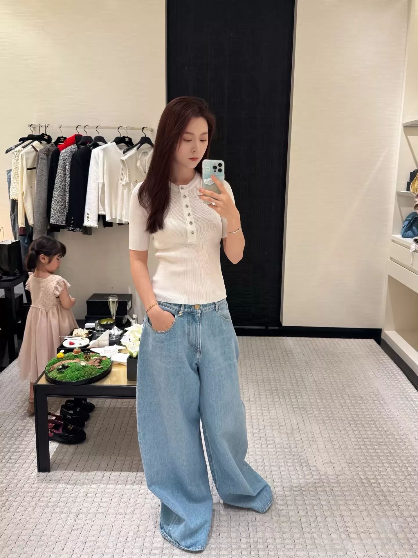 샤넬 배색 버튼 카라 반소매 니트 상세 이미지 119