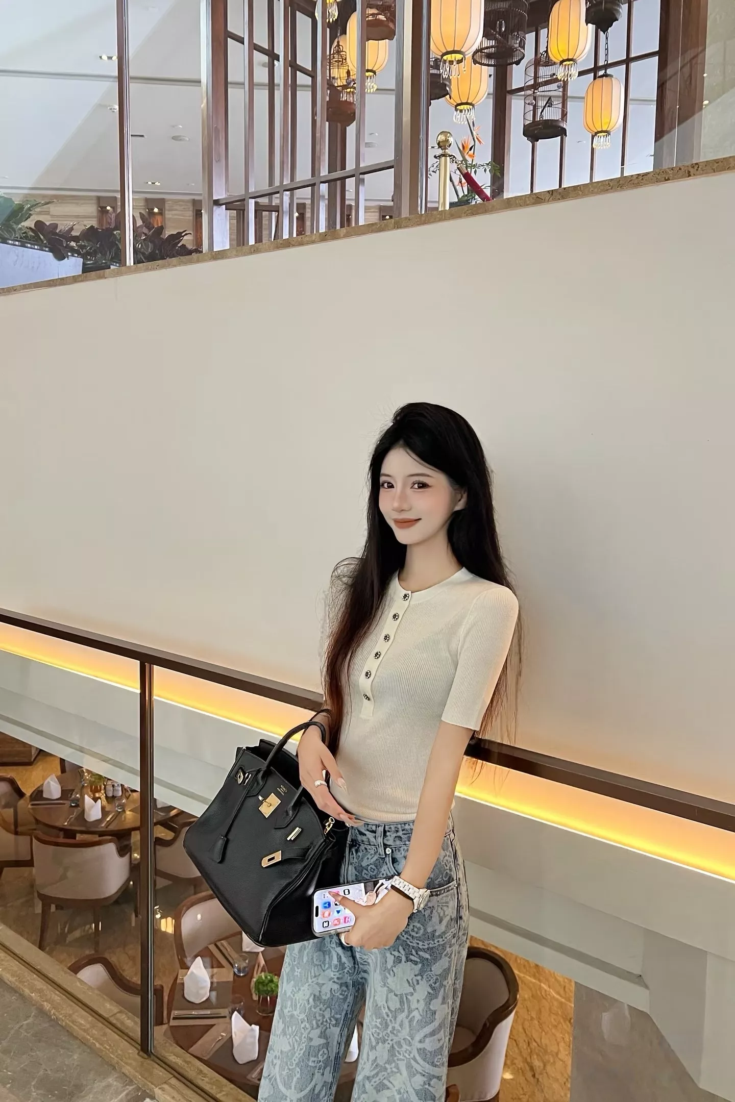 샤넬 배색 버튼 카라 반소매 니트 상세 이미지 116