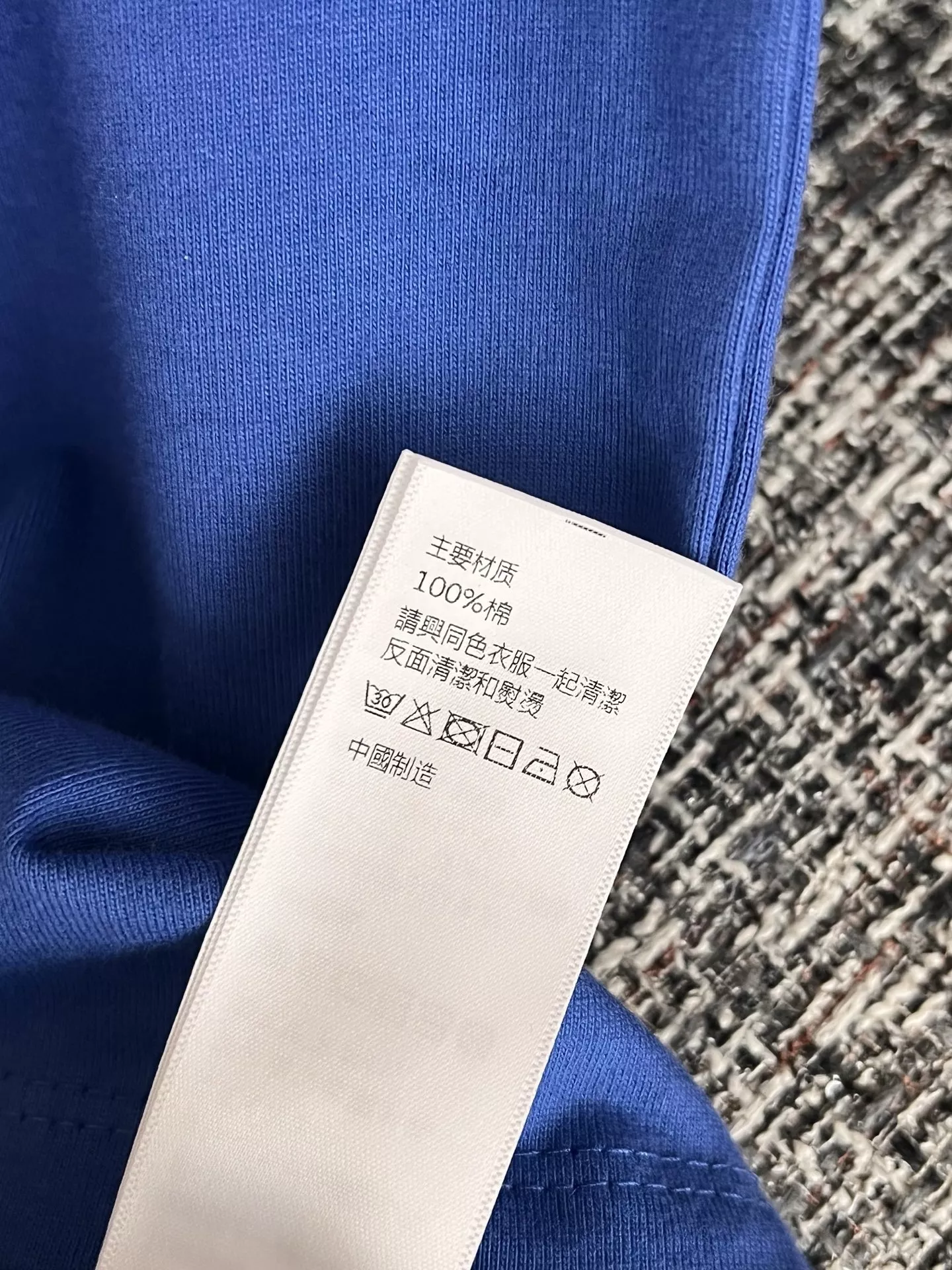 셀린느 로고 프린트 라운드넥 반소매 티셔츠 상세 이미지 52