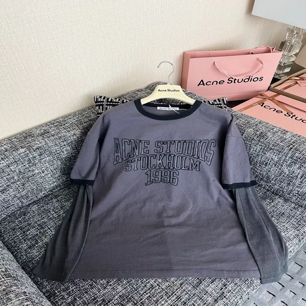 아크네스튜디오 레이어드 로고 프린트 긴소매 티셔츠