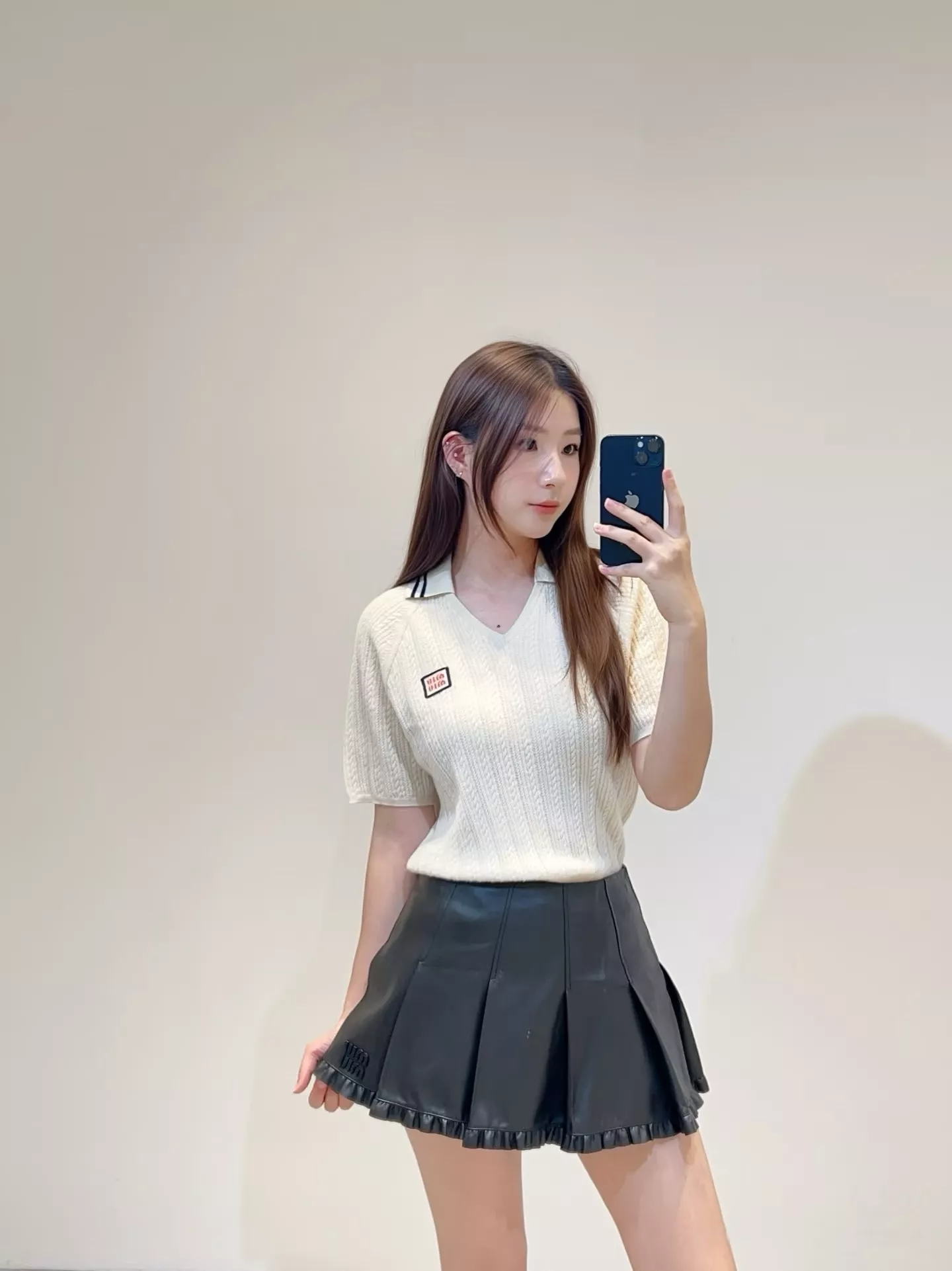 미우미우 브이넥 배색 카라 골지 반소매 니트 상세 이미지 65