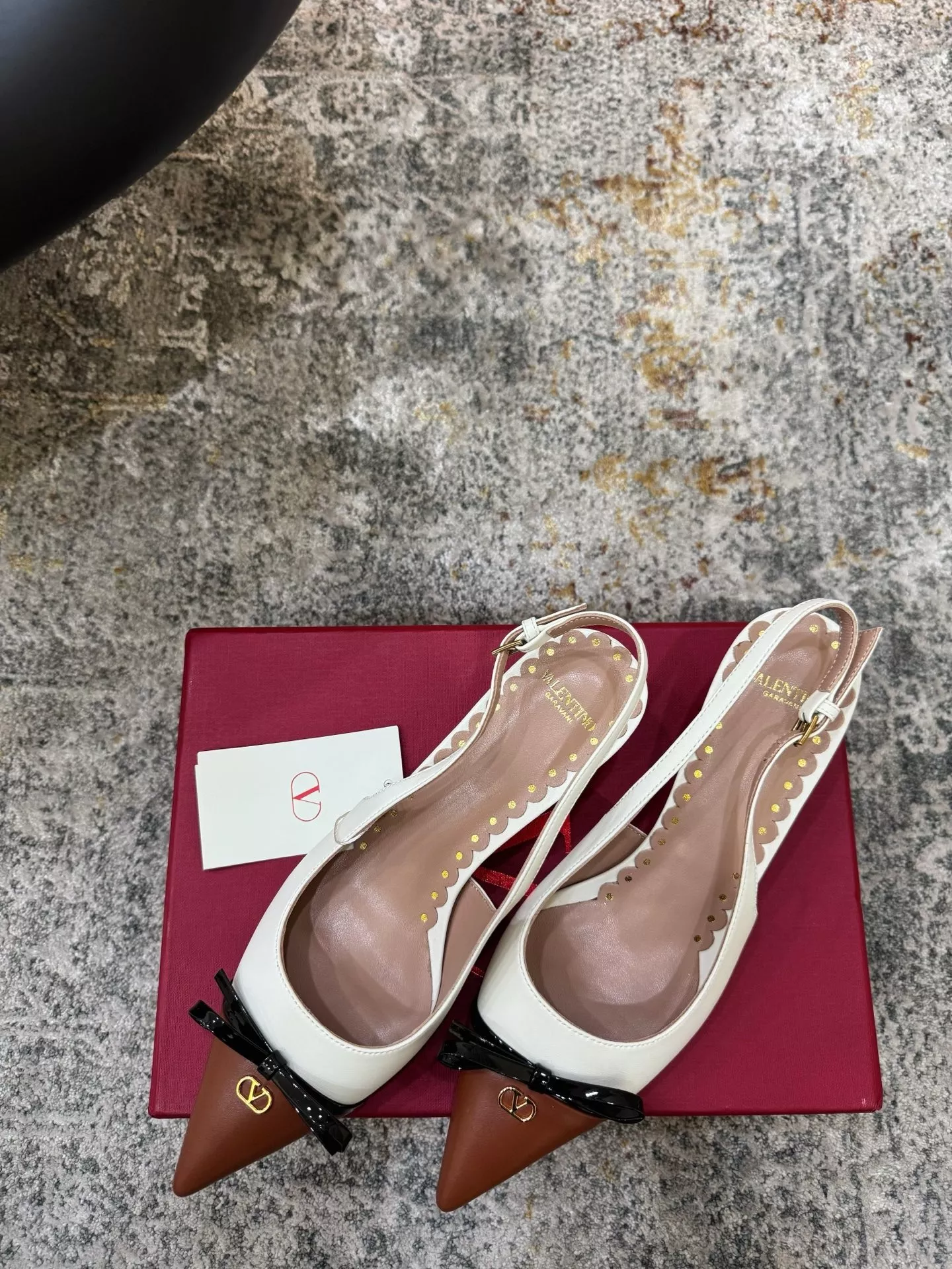 발렌티노 리본 포인트 슬링백 펌프스 상세 이미지 2