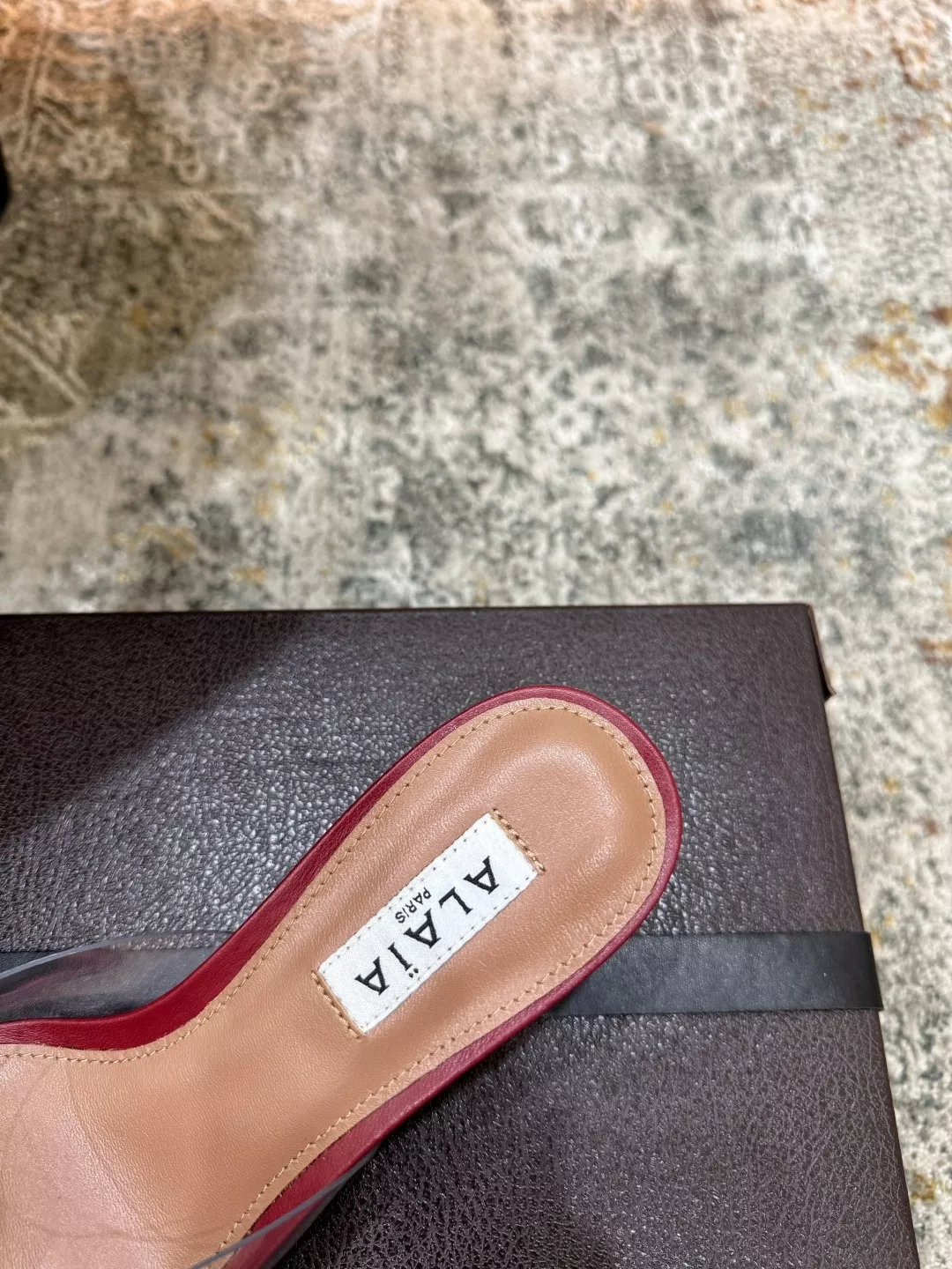 알라이아 플라워 포인트 투명 레더 펌프스 뮬 상세 이미지 8