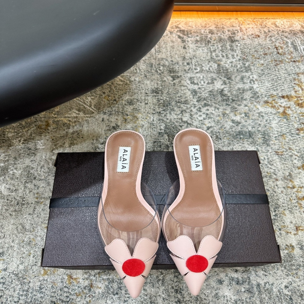 알라이아 플라워 장식 투명 패널 펌프스 뮬
