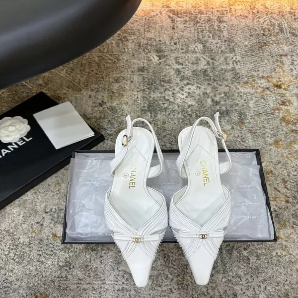 샤넬 플리츠 양가죽 포인티드 슬링백 힐 샌들