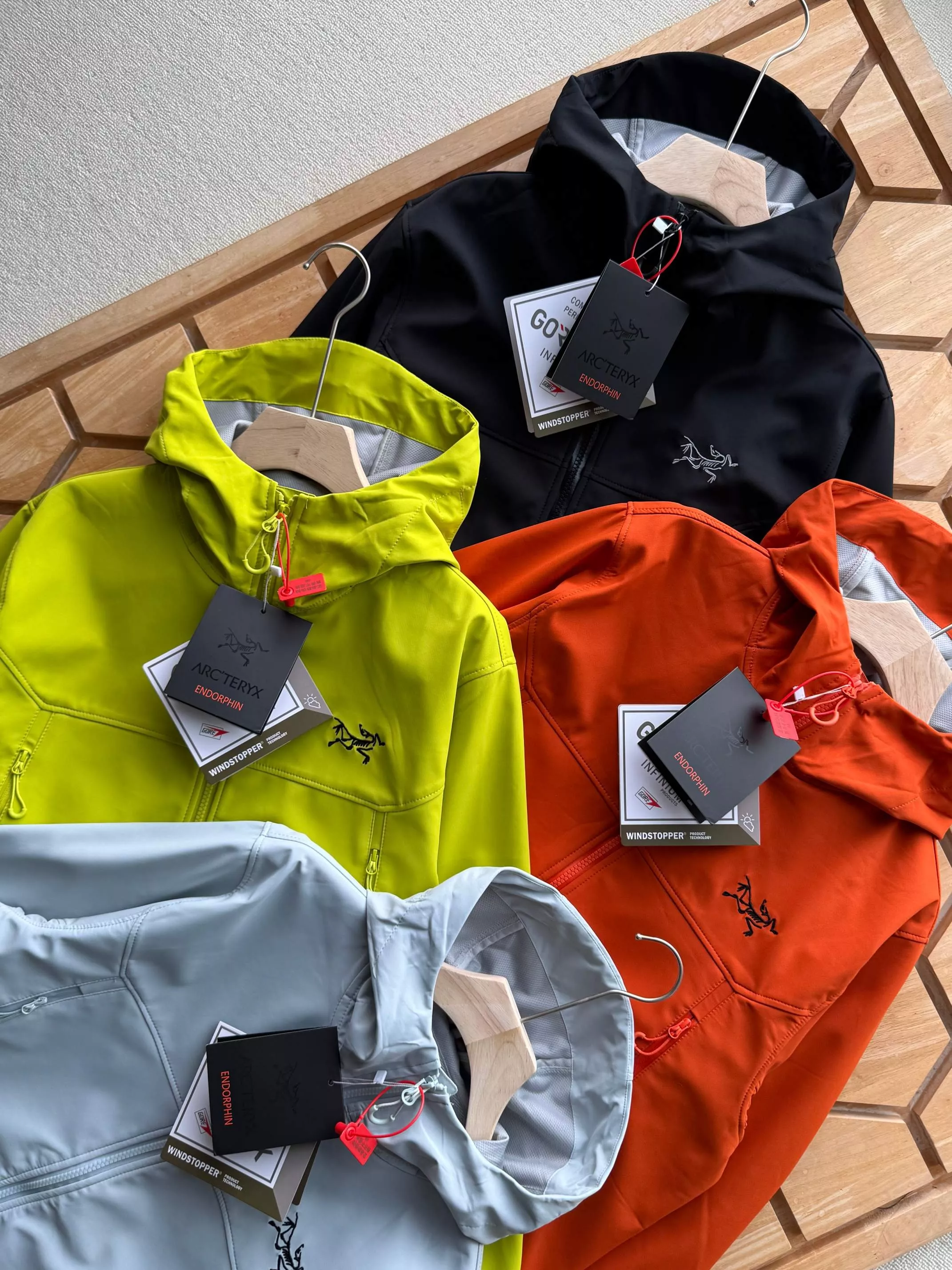 아크테릭스 자수 로고 고어텍스 방수 소프트쉘 재킷 상세 이미지 6