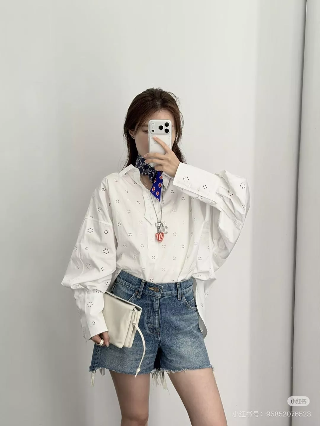 셀린느 플라워 펀칭 자수 코튼 루즈핏 셔츠 상세 이미지 19