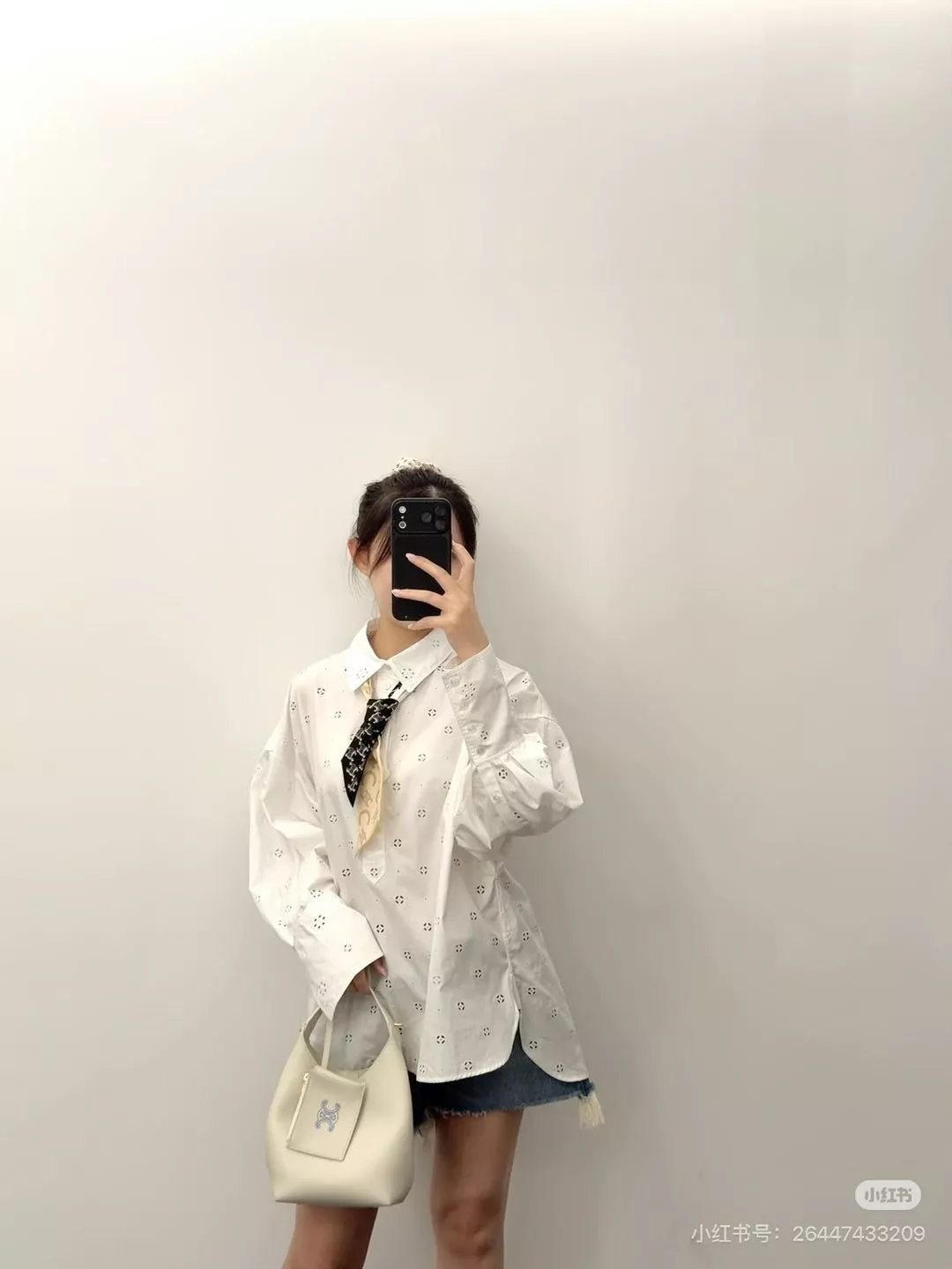 셀린느 플라워 펀칭 자수 코튼 루즈핏 셔츠 상세 이미지 31