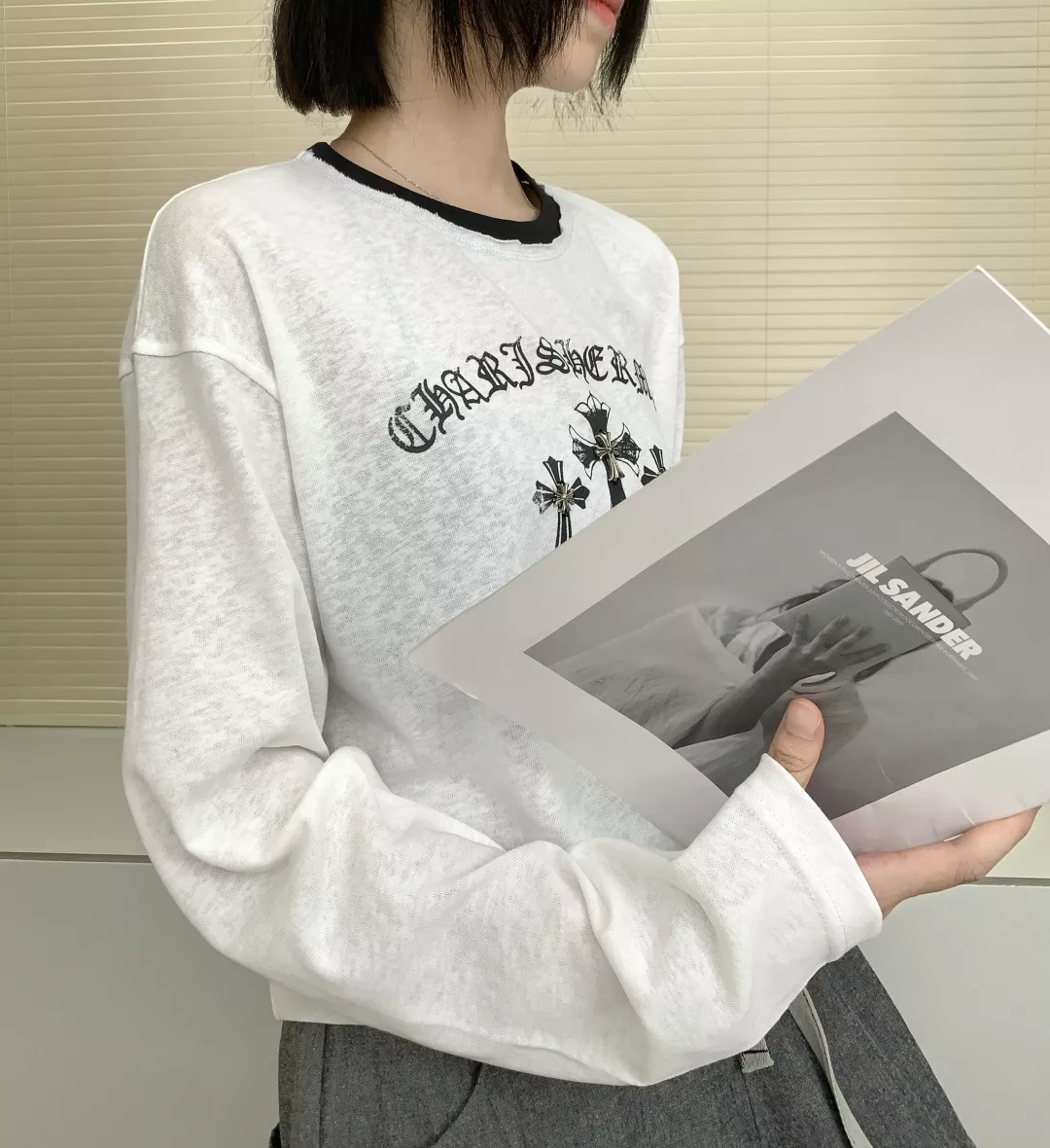 크롬하츠 크로스 프린트 크롭 루즈핏 긴소매 티셔츠 상세 이미지 21