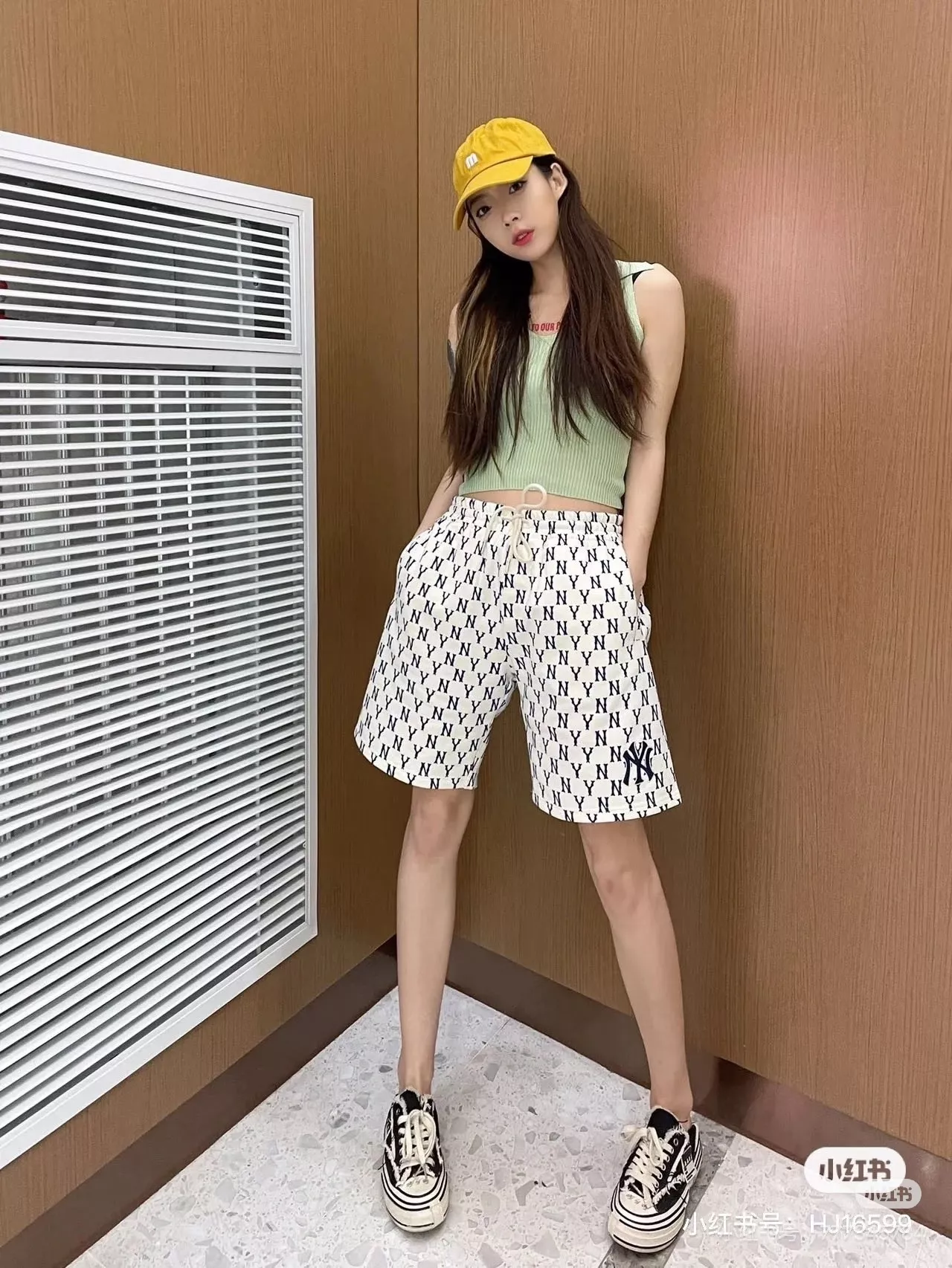 엠엘비 올오버 모노그램 자수 루즈핏 하프 팬츠 상세 이미지 24