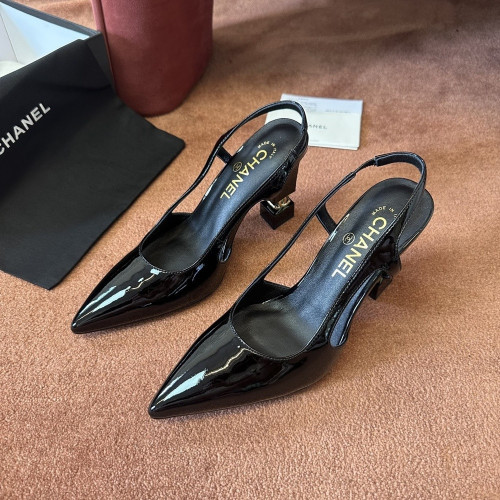 샤넬 에나멜 포인티드토 슬링백 펌프스