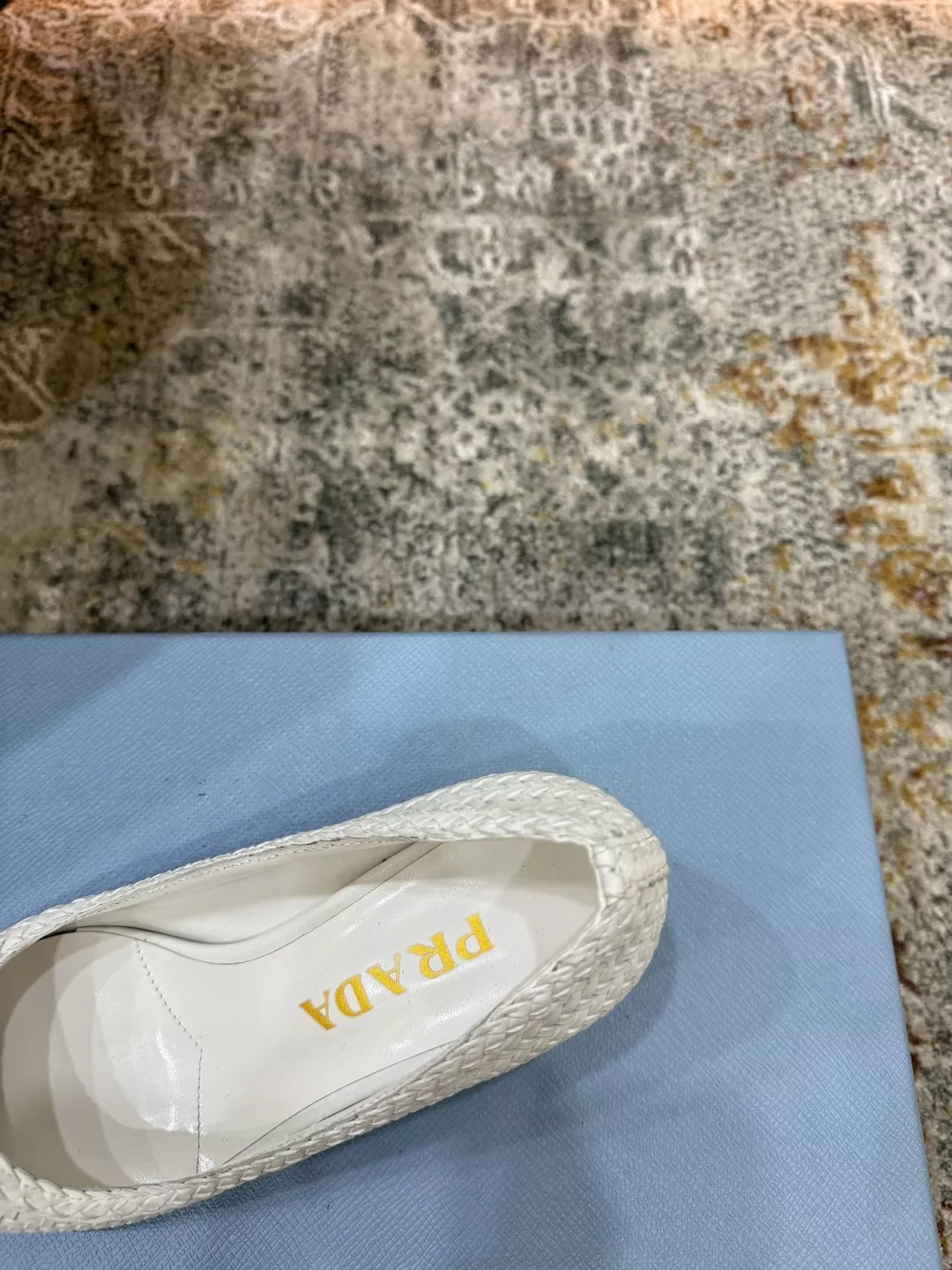 프라다 우븐 양가죽 안감 포인티드토 펌프스 상세 이미지 8