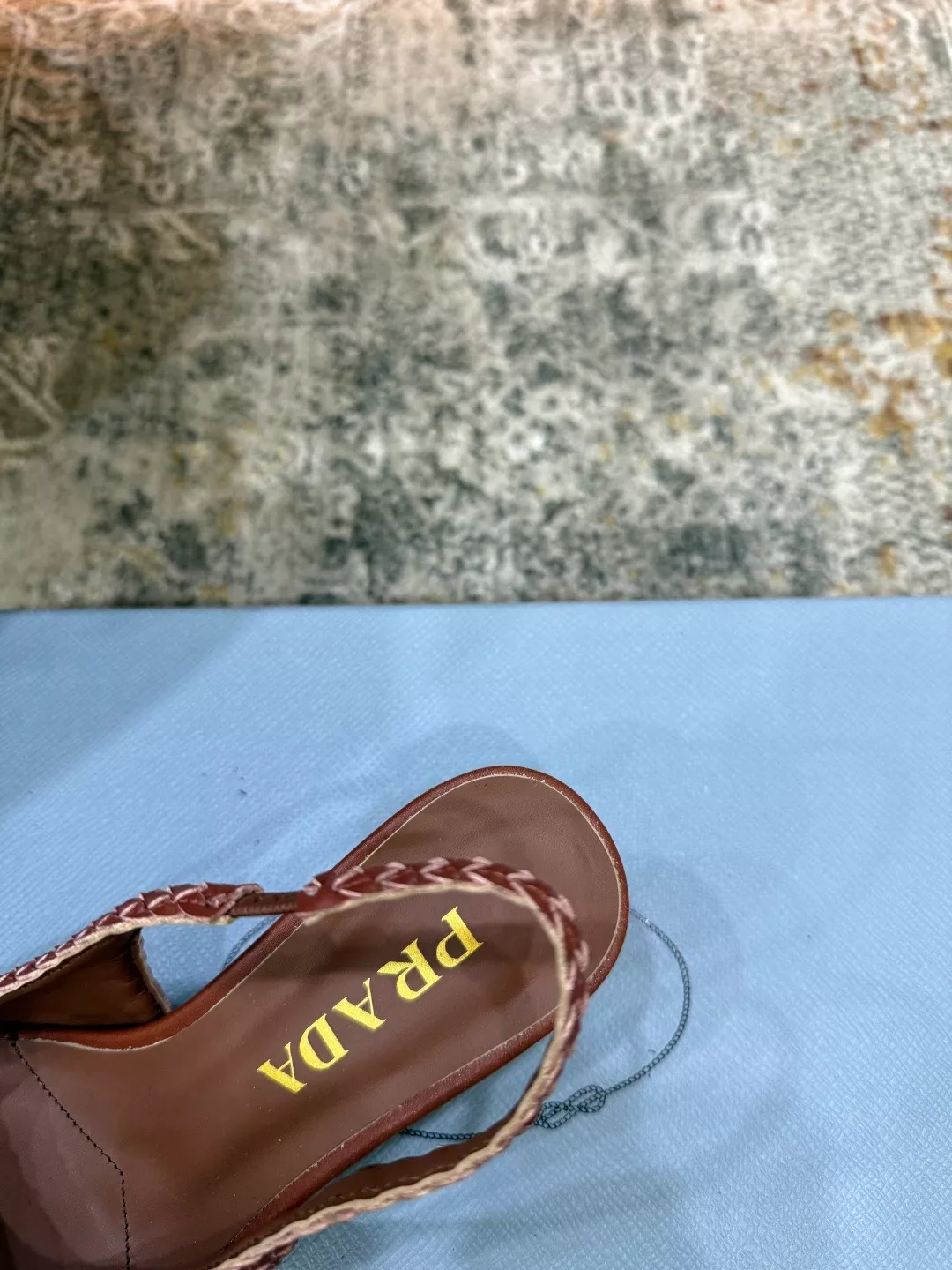 프라다 위빙 양가죽 슬링백 펌프스 상세 이미지 8