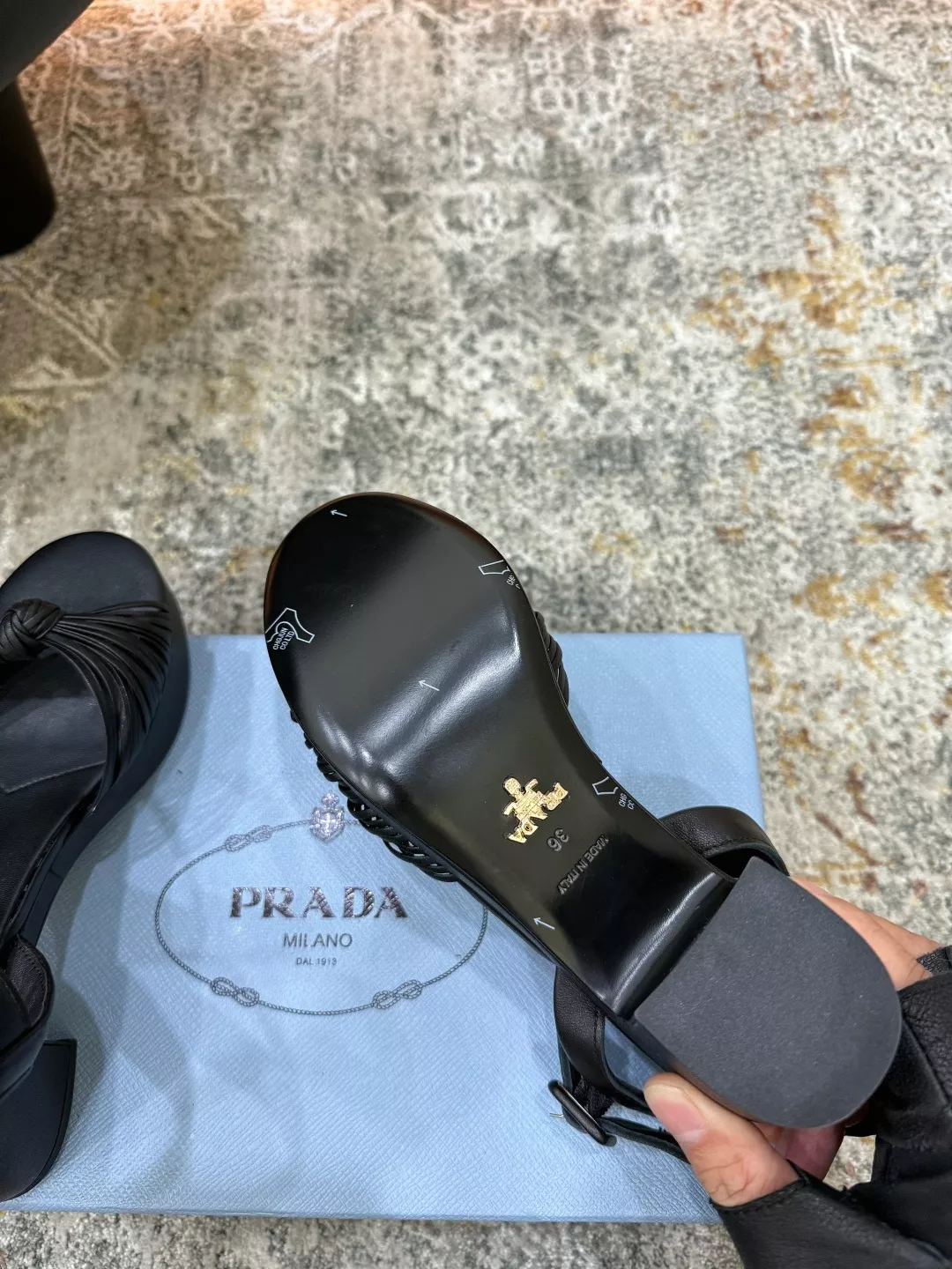 프라다 브레이디드 양가죽 오픈토 힐 샌들 상세 이미지 6