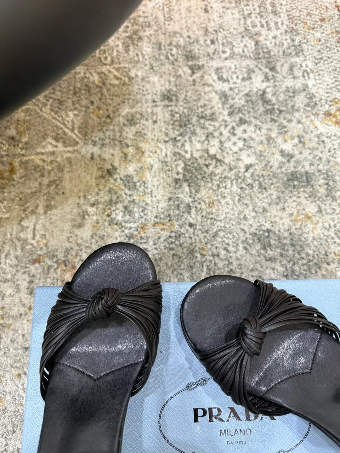 프라다 브레이디드 양가죽 오픈토 힐 샌들 상세 이미지 7