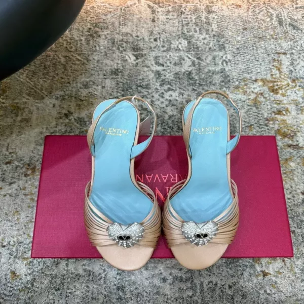 발렌티노 새틴 하트 장식 슬링백 힐 샌들