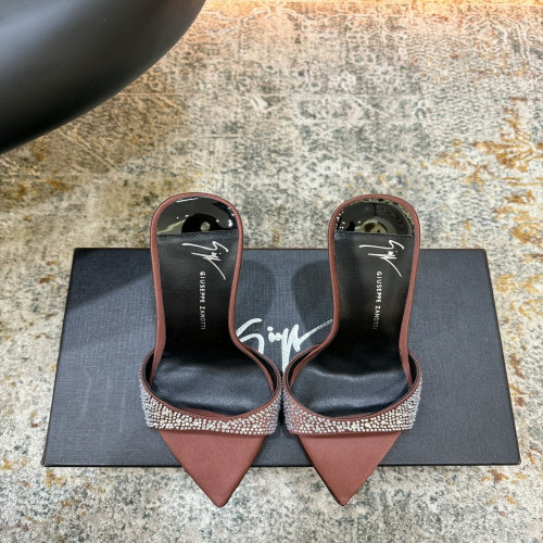 주세페자노티 새틴 큐빅 포인티드 하이힐 토오픈 뮬