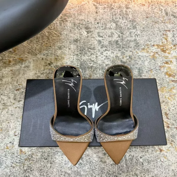 주세페자노티 스틸레토 새틴 크리스탈 토오픈 뮬