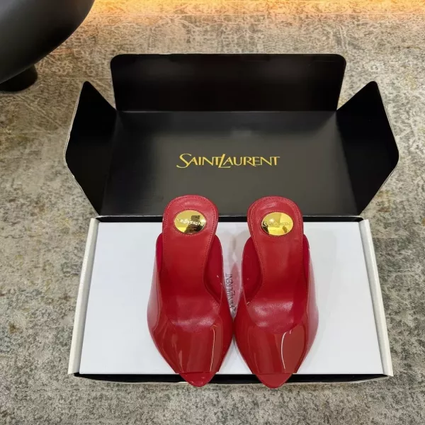 입생로랑 투명 필름 포인티드토 펌프스 뮬