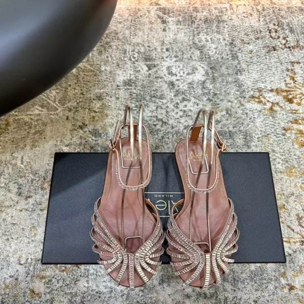알레비 크리스탈 장식 실크 힐 샌들