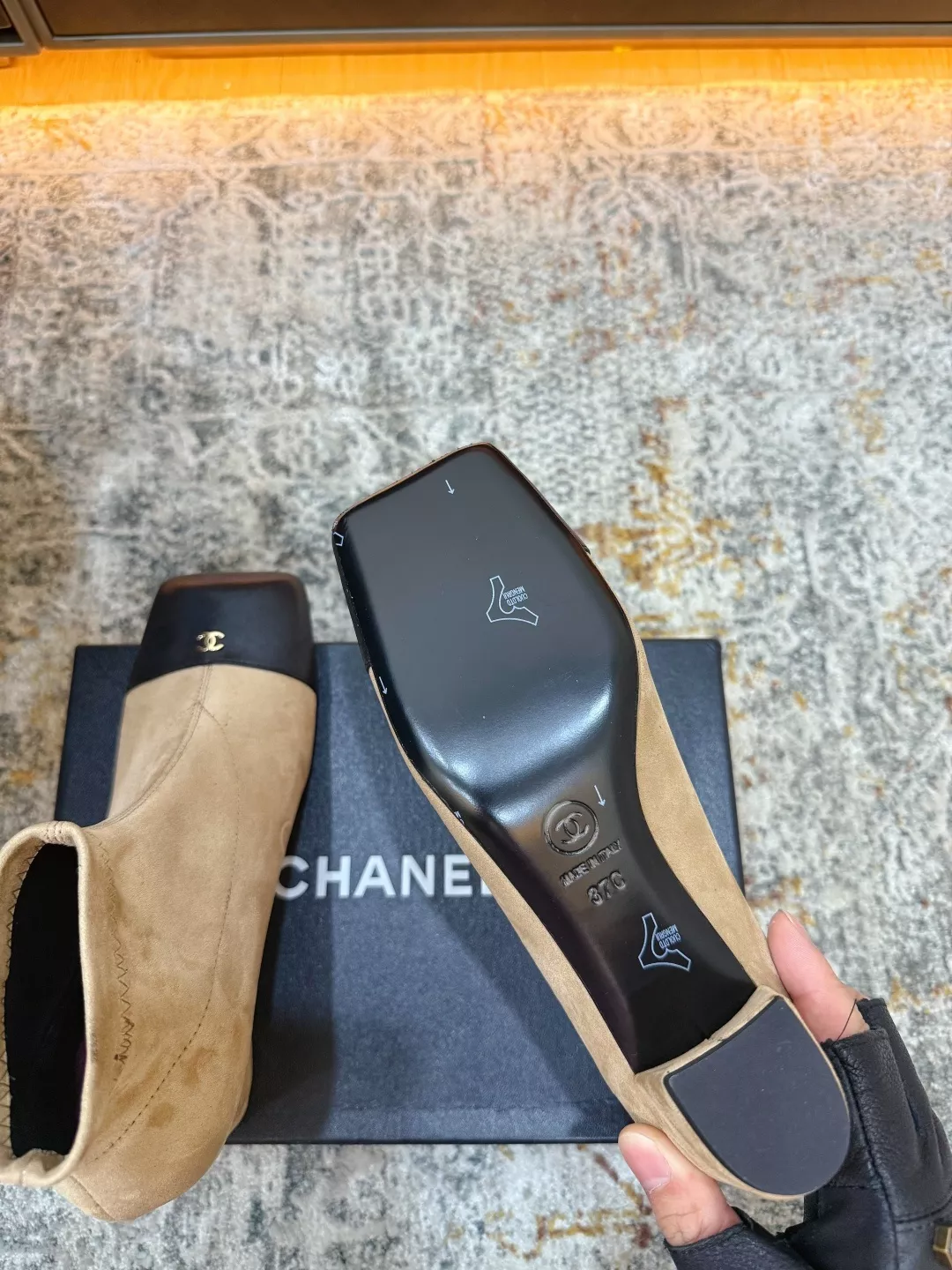 샤넬 스웨이드 배색 울 안감 앵클 부츠 상세 이미지 5