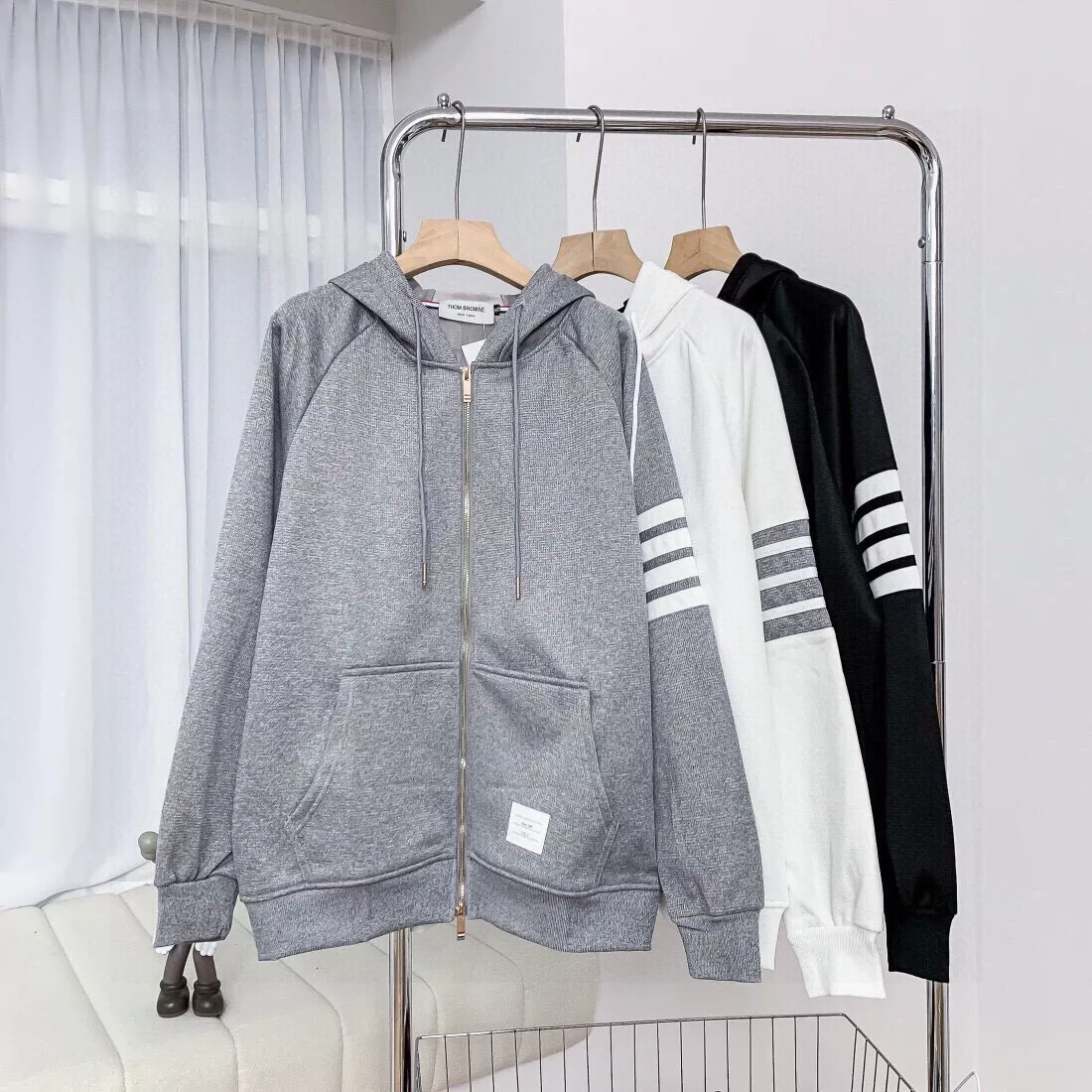 톰브라운 사선 완장 와플 후드 집업 재킷 상세 이미지 1