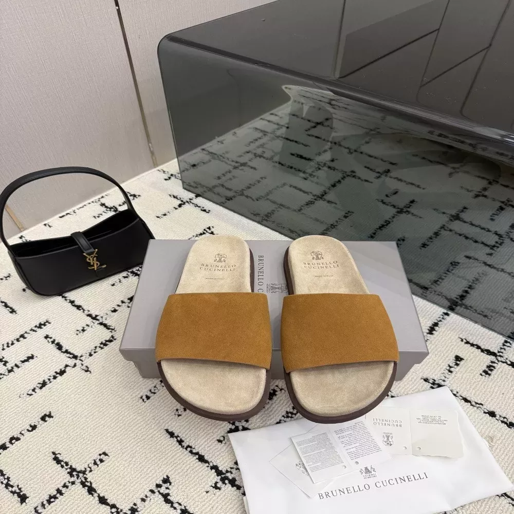브루넬로쿠치넬리 리치 그레인 가죽 원스트랩 슬리퍼