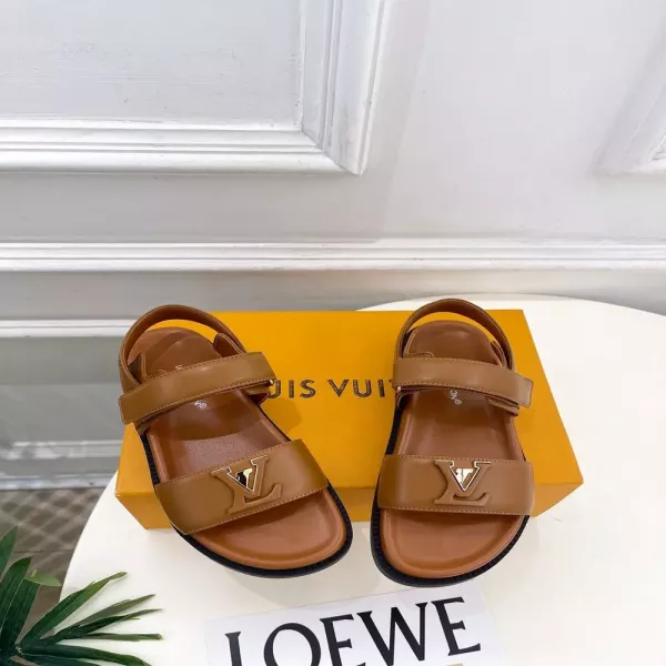 루이비통 마레 LV 로고 버클 라피아 플랫 샌들