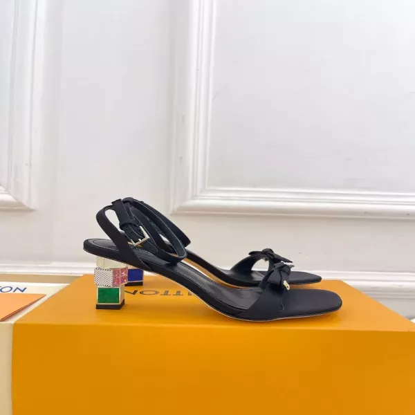 루이비통 큐브 메탈 스퀘어 미들힐 샌들