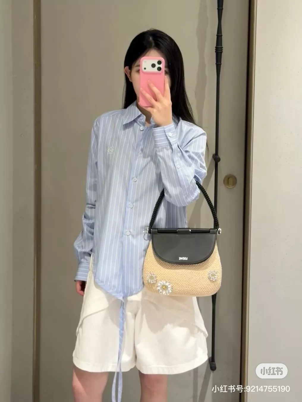 로에베 비대칭 절개 디테일 화이트 하프 팬츠 상세 이미지 12