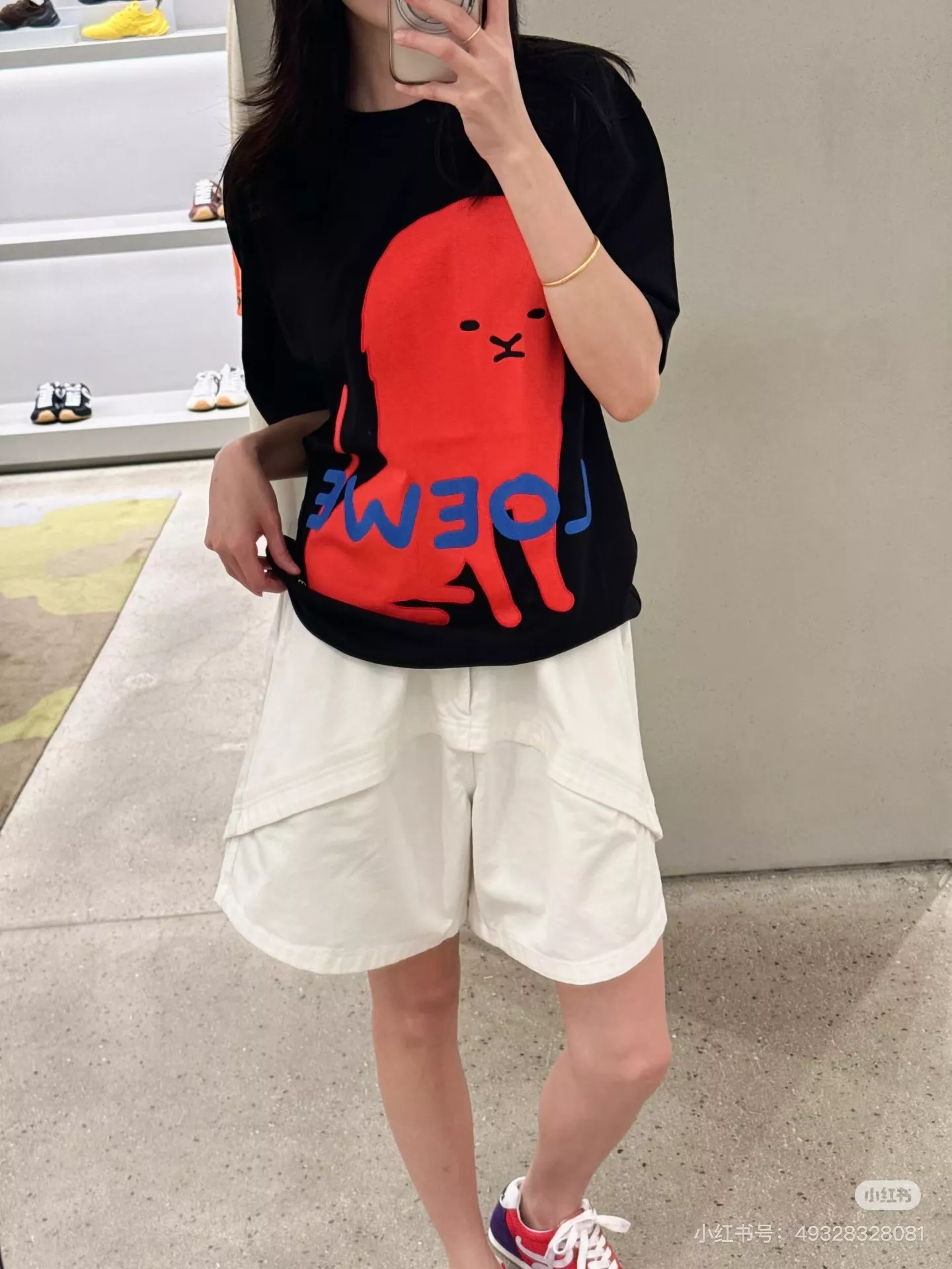 로에베 비대칭 절개 디테일 화이트 하프 팬츠 상세 이미지 14