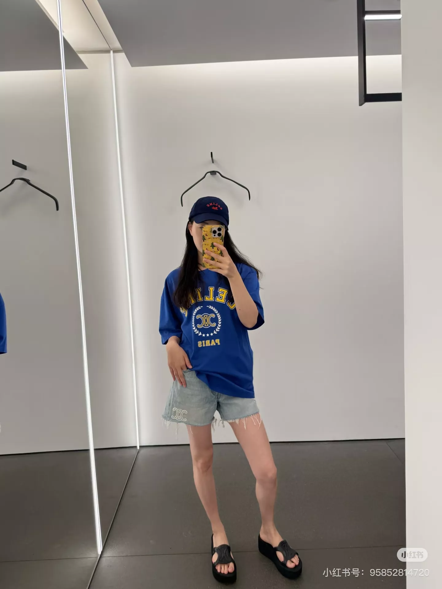 셀린느 레트로 로고 프린트 루즈핏 반소매 티셔츠 상세 이미지 15