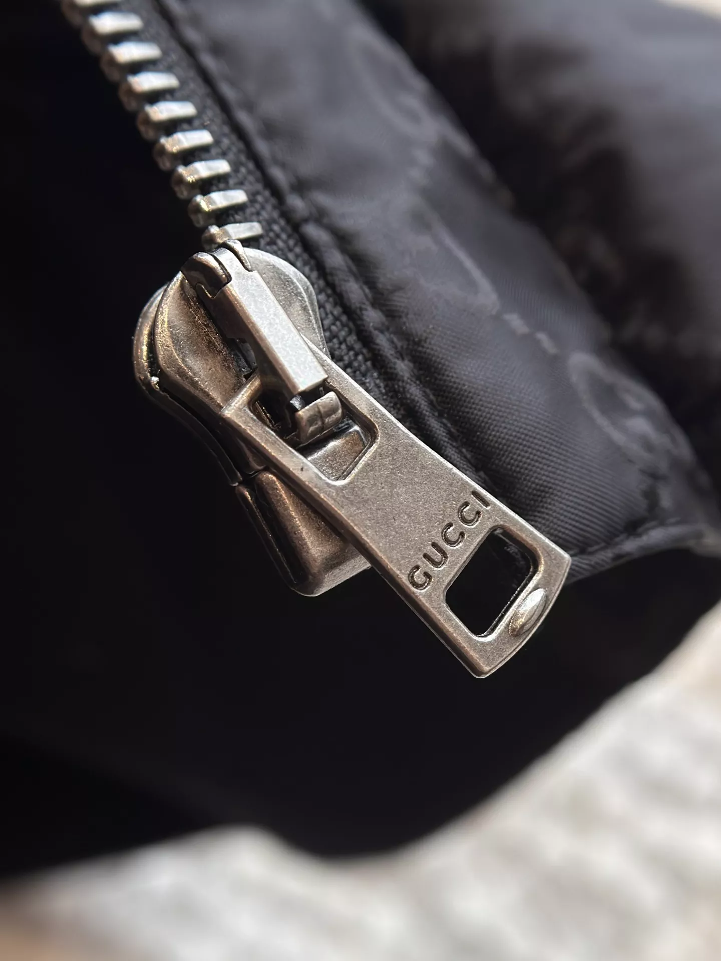 구찌 GG 암문 자카드 나일론 집업 재킷 상세 이미지 103