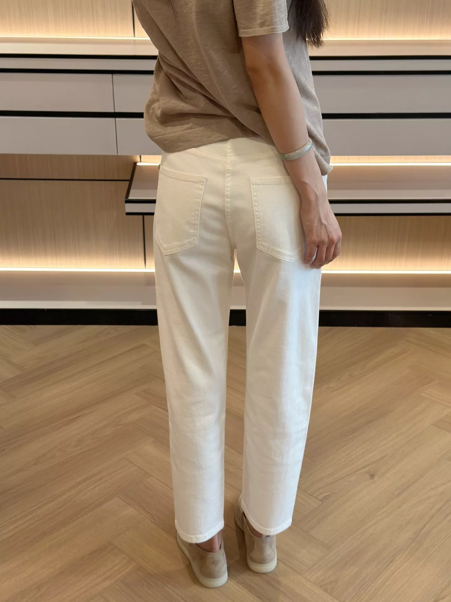 브루넬로쿠치넬리 심플 크롭 스트레이트 화이트 데님 팬츠 상세 이미지 76