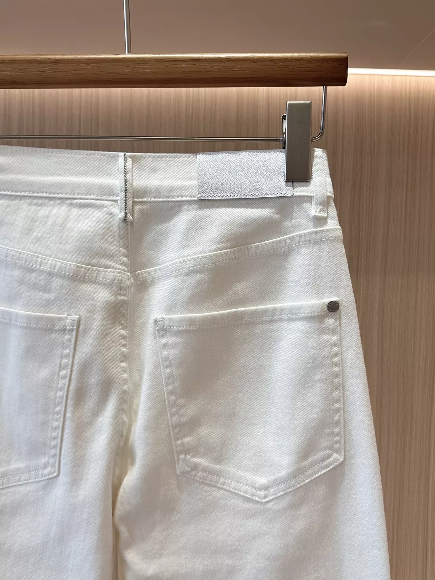 브루넬로쿠치넬리 심플 크롭 스트레이트 화이트 데님 팬츠 상세 이미지 9