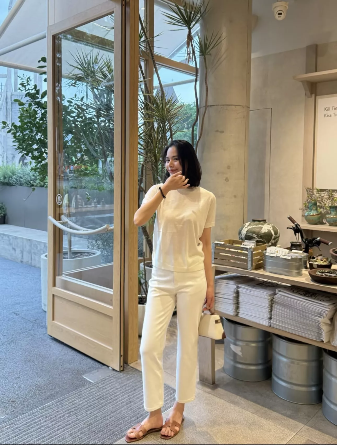 브루넬로쿠치넬리 심플 크롭 스트레이트 화이트 데님 팬츠 상세 이미지 63