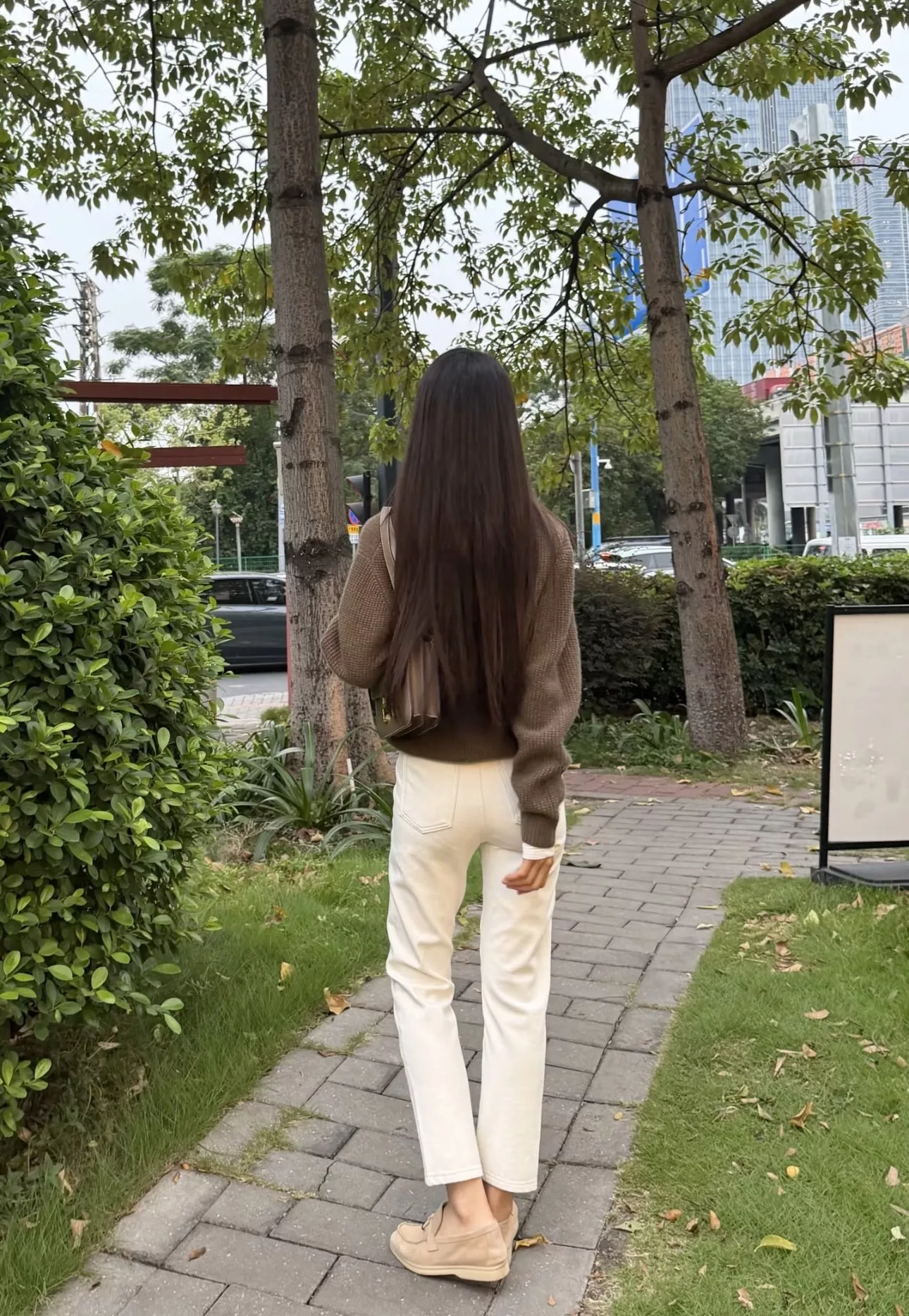 브루넬로쿠치넬리 심플 크롭 스트레이트 화이트 데님 팬츠 상세 이미지 65