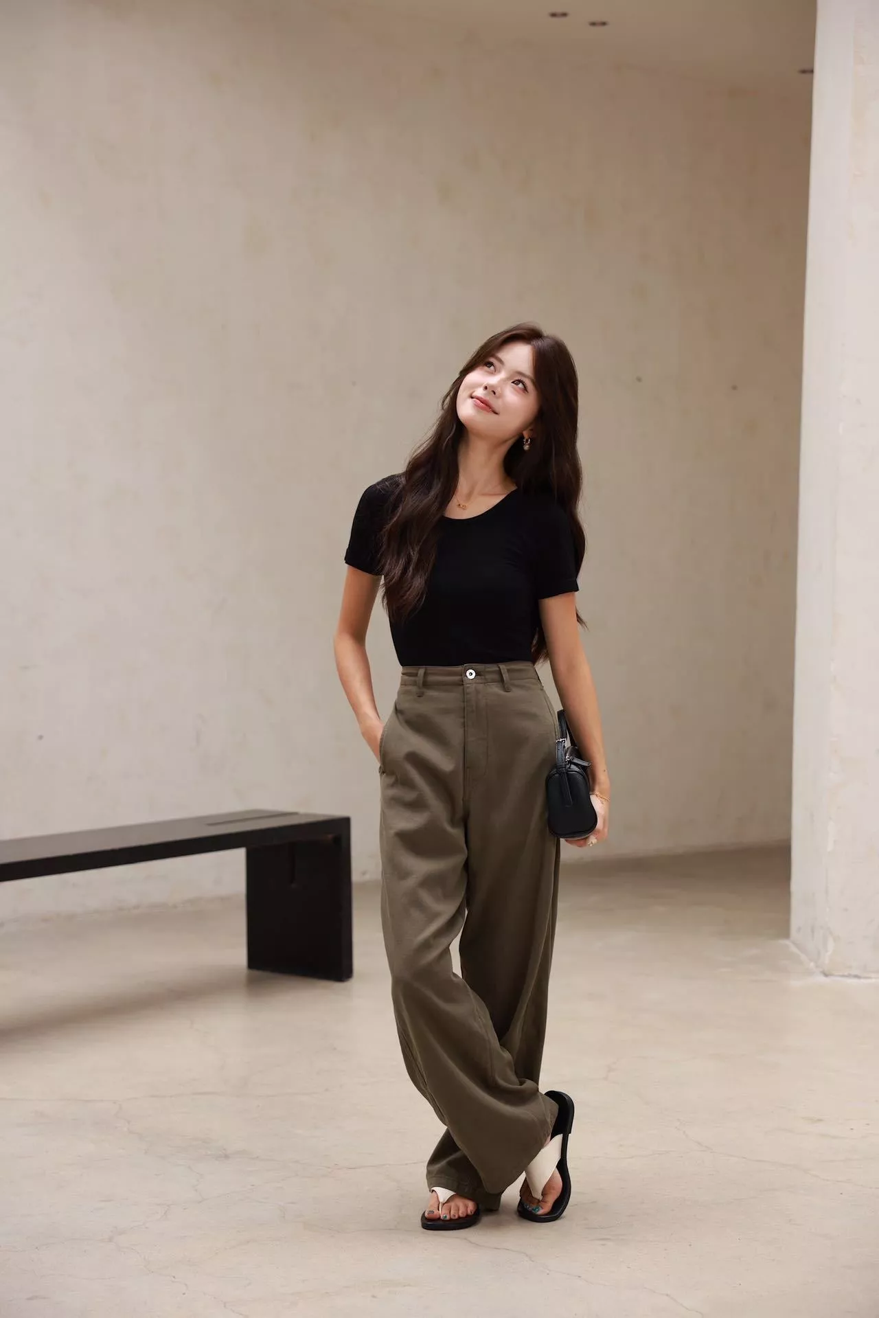 미우미우 아마면 블렌드 하이웨이스트 커브드 와이드 팬츠 상세 이미지 84