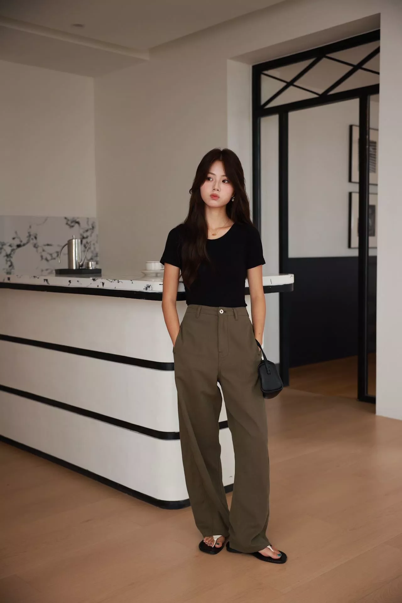 미우미우 아마면 블렌드 하이웨이스트 커브드 와이드 팬츠 상세 이미지 81