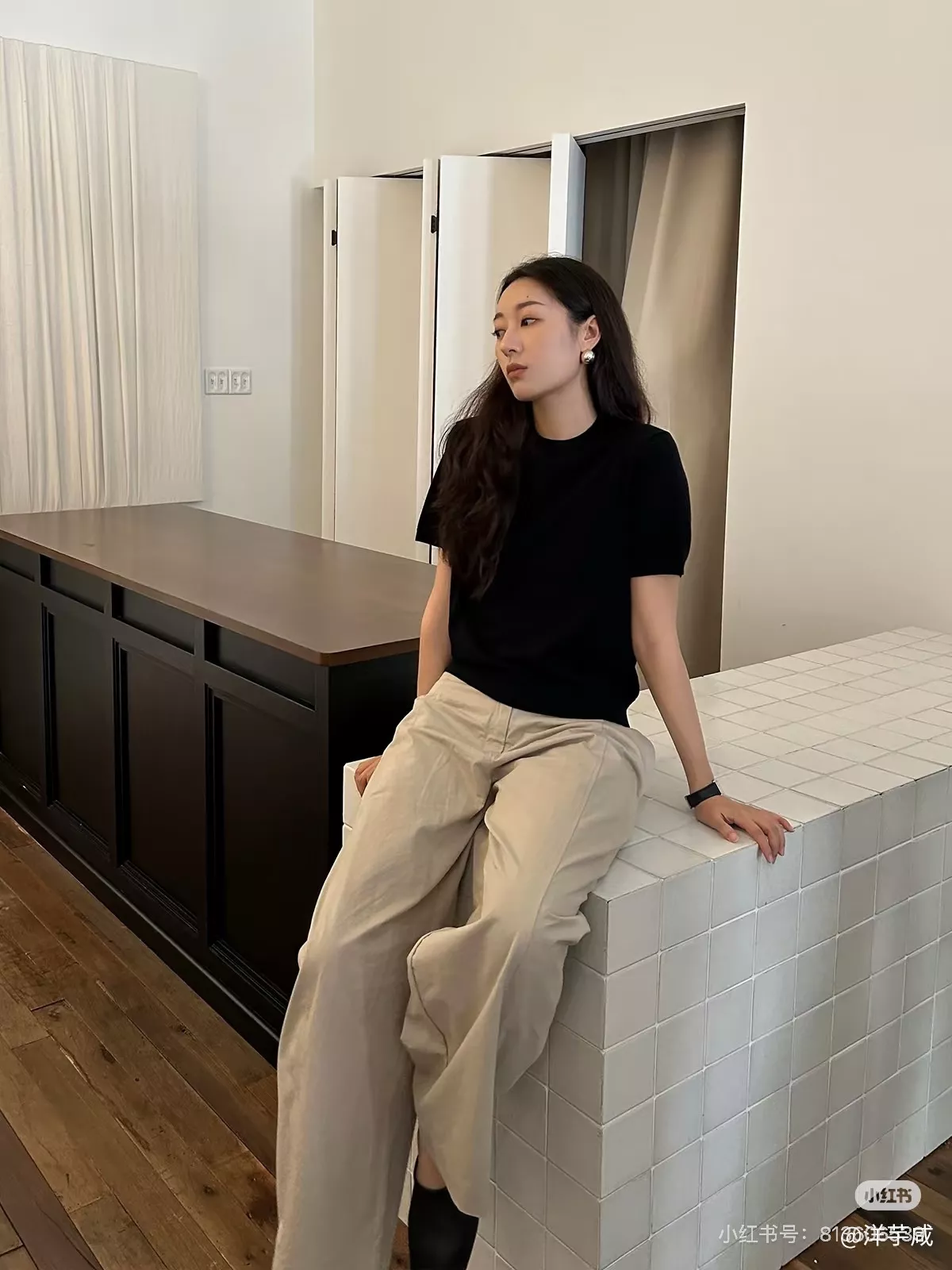 로로피아나 실크 텐셀 혼방 크루넥 반소매 니트 상세 이미지 77