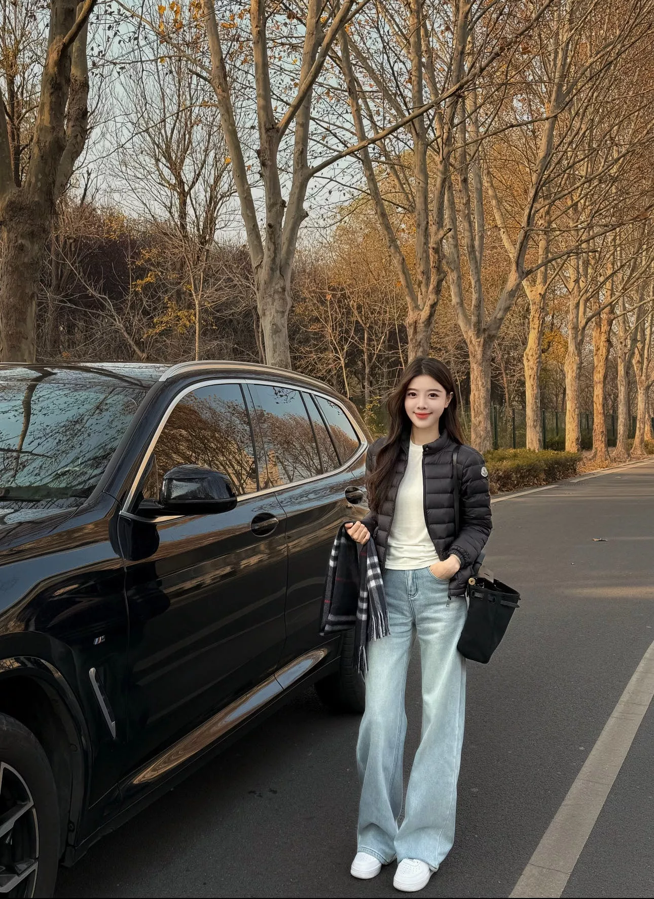 몽클레어 경량 라운드넥 퀼팅 쇼트 패딩 상세 이미지 136