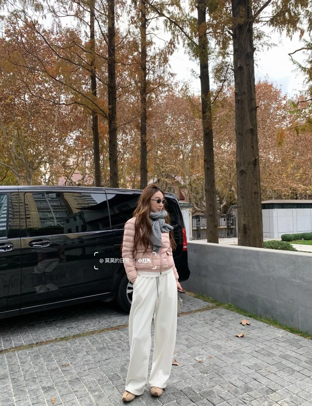 몽클레어 경량 라운드넥 퀼팅 쇼트 패딩 상세 이미지 119