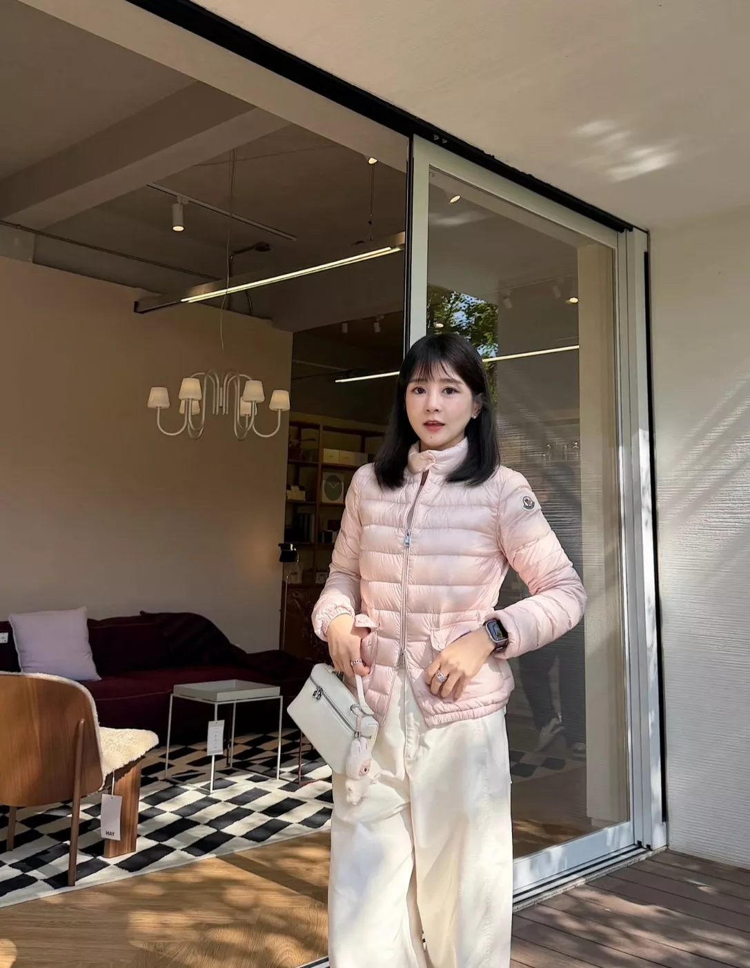 몽클레어 경량 라운드넥 퀼팅 쇼트 패딩 상세 이미지 118