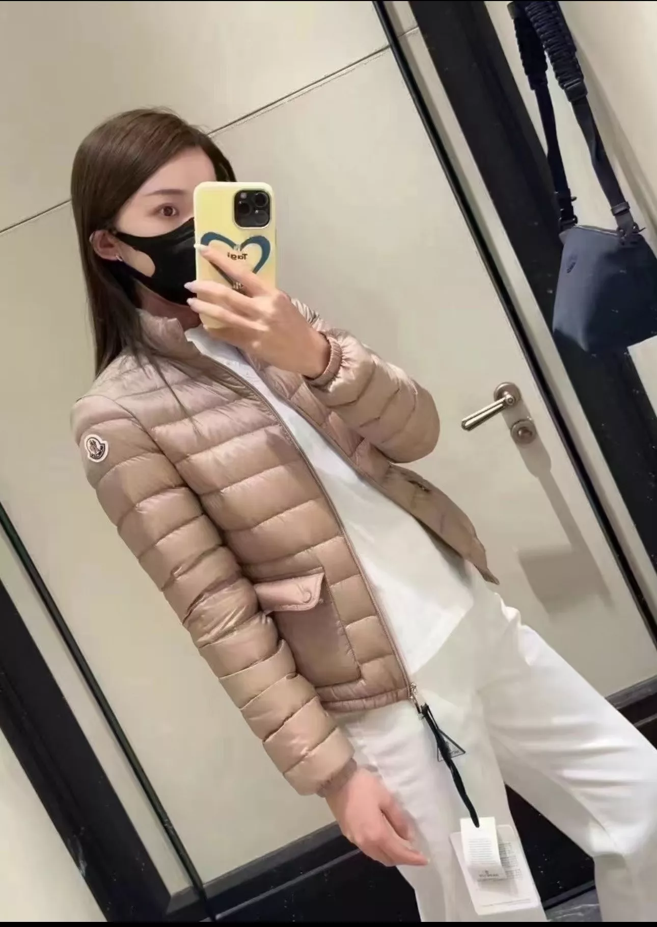 몽클레어 경량 라운드넥 퀼팅 쇼트 패딩 상세 이미지 126