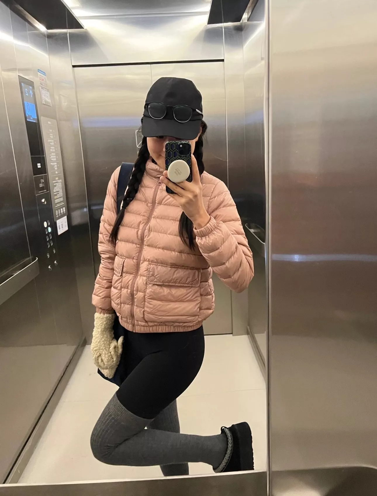 몽클레어 경량 라운드넥 퀼팅 쇼트 패딩 상세 이미지 117