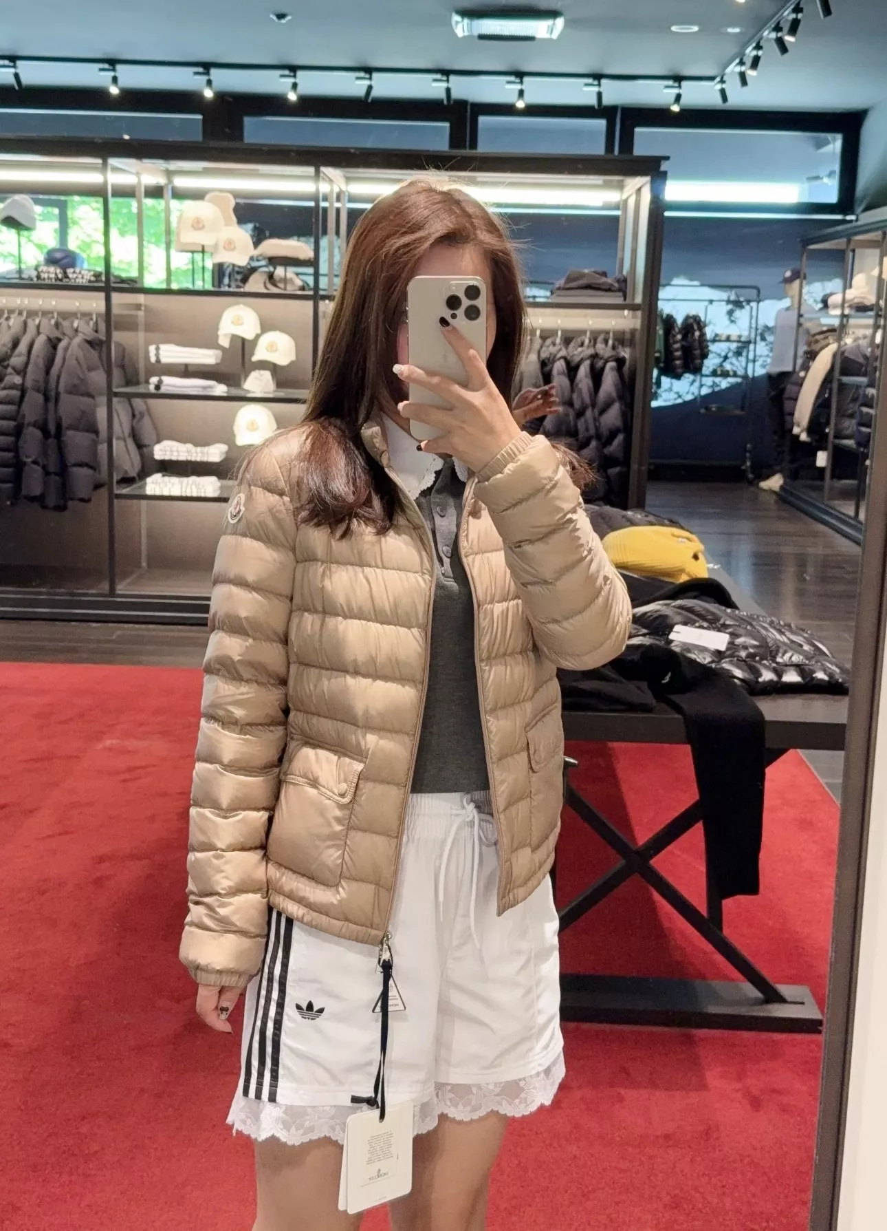 몽클레어 경량 라운드넥 퀼팅 쇼트 패딩 상세 이미지 130