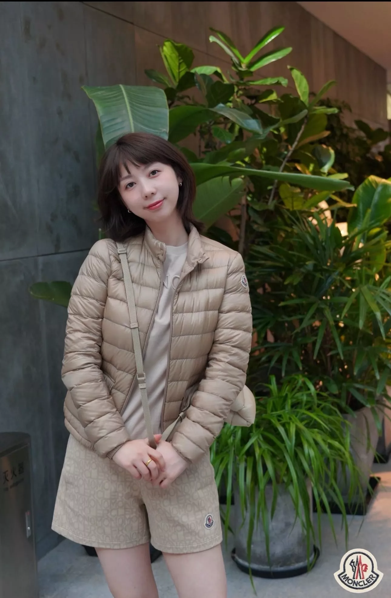 몽클레어 경량 라운드넥 퀼팅 쇼트 패딩 상세 이미지 124