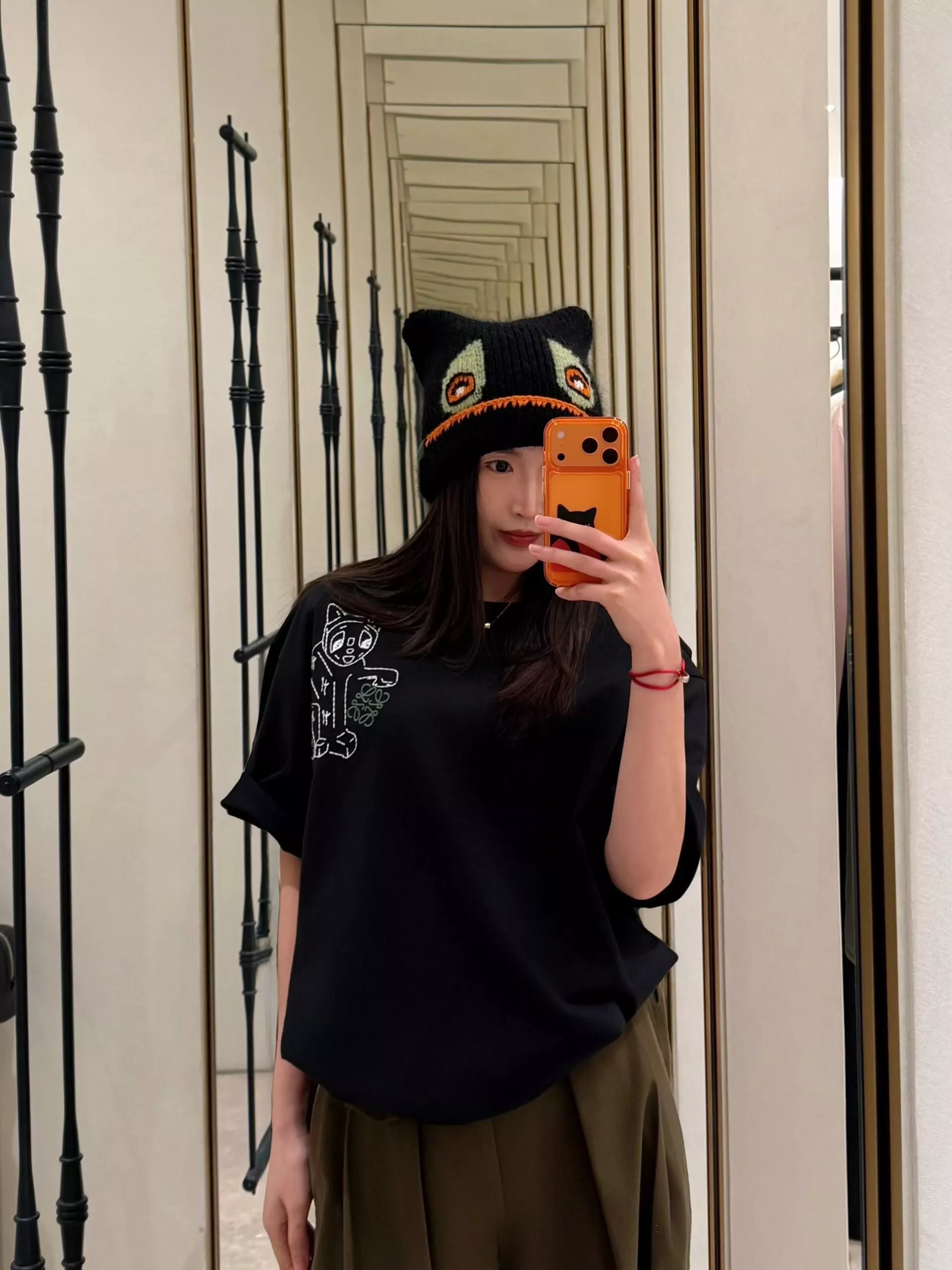 로에베 고양이 자수 오버핏 반소매 티셔츠 상세 이미지 67