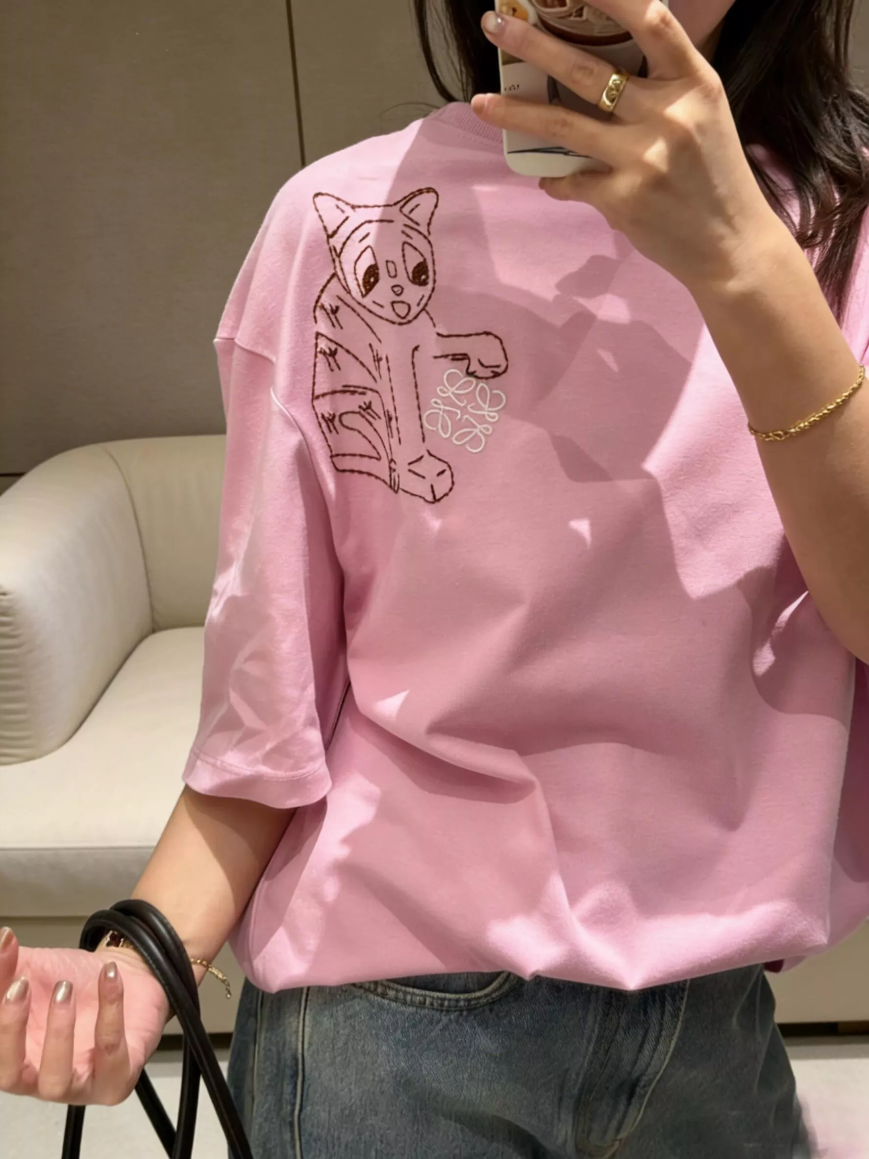 로에베 고양이 자수 오버핏 반소매 티셔츠 상세 이미지 76