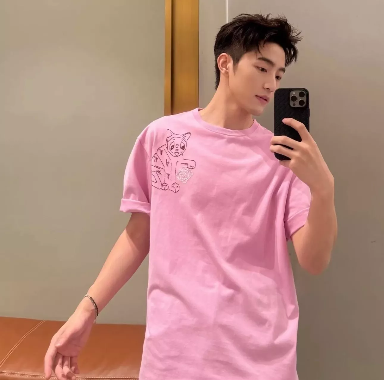 로에베 고양이 자수 오버핏 반소매 티셔츠 상세 이미지 78